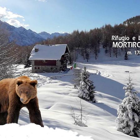 Rifugio Al Lago Del Mortirolo In Inverno Raggiungibile Solo A Piedi Monno Buitenkant foto